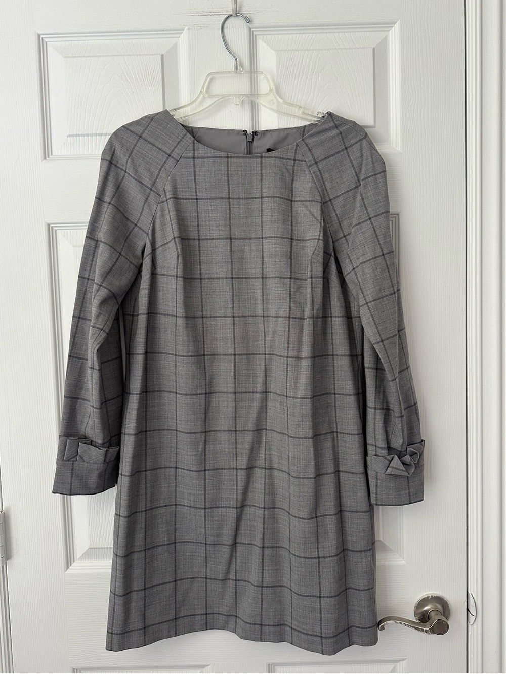 Banana Republic Casual Gray Plaid Dress Wool Sz 10 P Ruffle Cuff Women's Boatnec